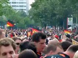 WM, Hamburg Kiez: Reeperbahn nach Deutschland - Schweden