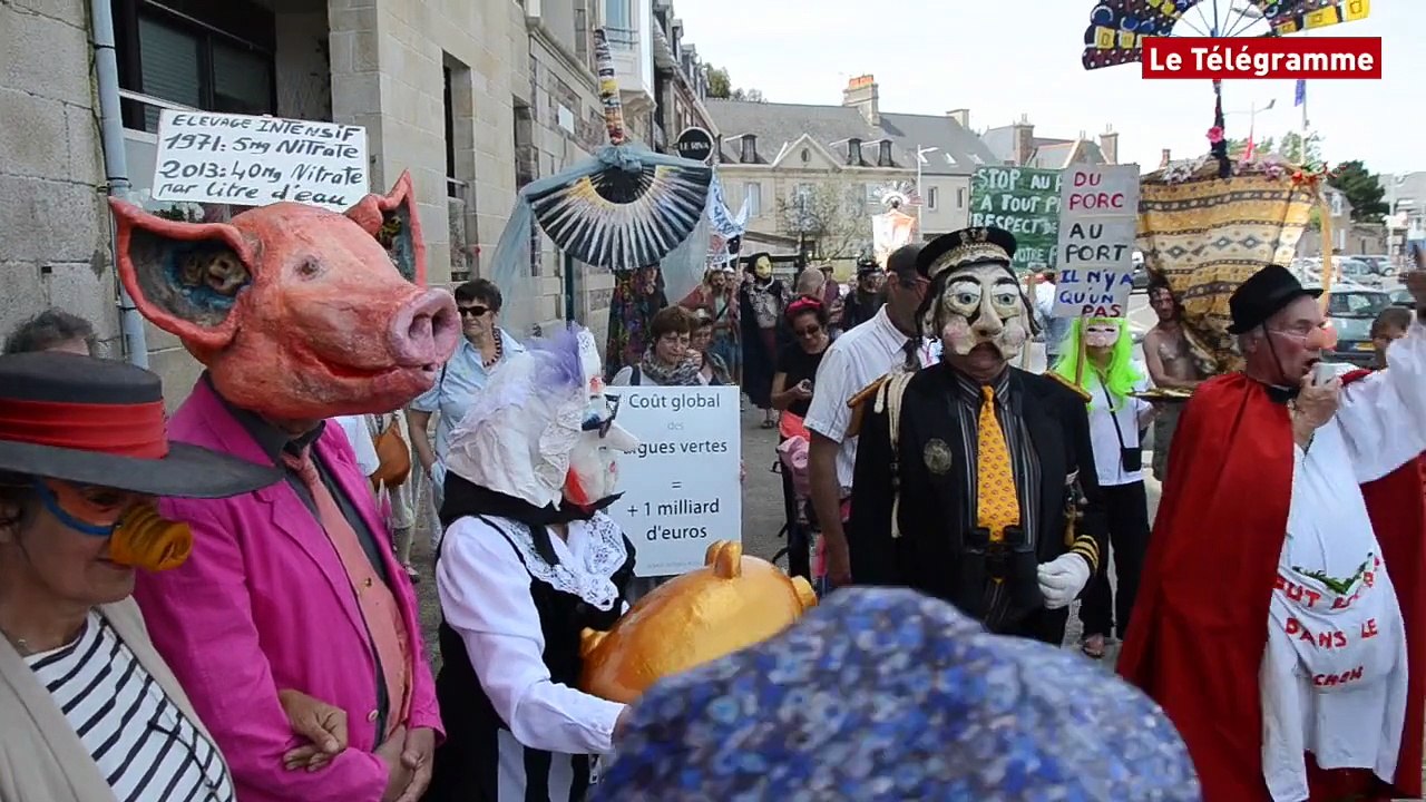 Paimpol. La Pig mascarade parade sous le soleil