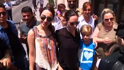 Fans surround Angelina Jolie and daughter Shiloh in Turkey