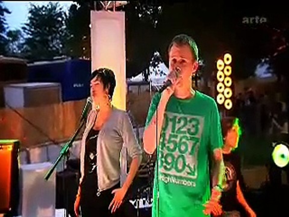 Just Jack starz in their  Eyes acoustic live overtones