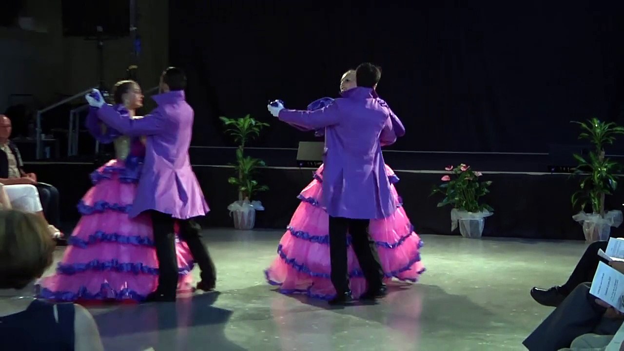 La Valse de Vienne par Revue et Coryphée