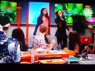 Victorious tori vega feat. jade west  take a hint