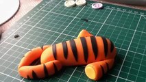 Gumpaste Tigger Tutorial by Debbie Cubbon