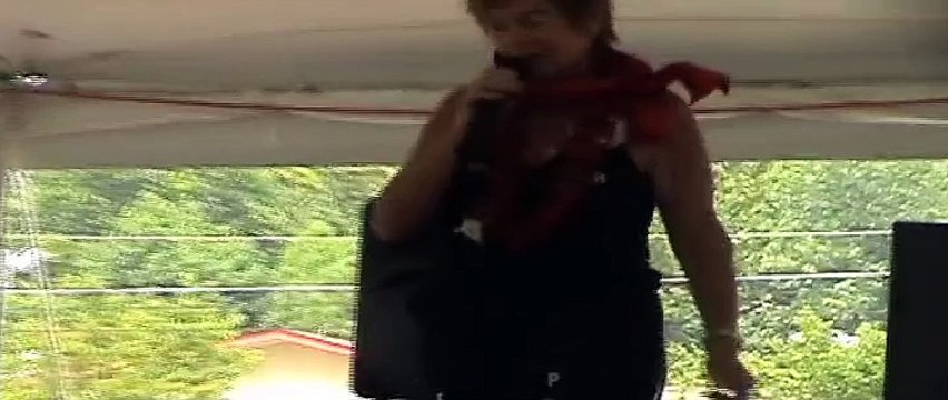 Jan MacDonald sings 'Funny How Time Slips Away' Elvis Week 2005