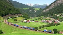 Bahnverkehr am Brenner : Die Weltrekordlok in der Kurve von St.Jodok am 27.07.13