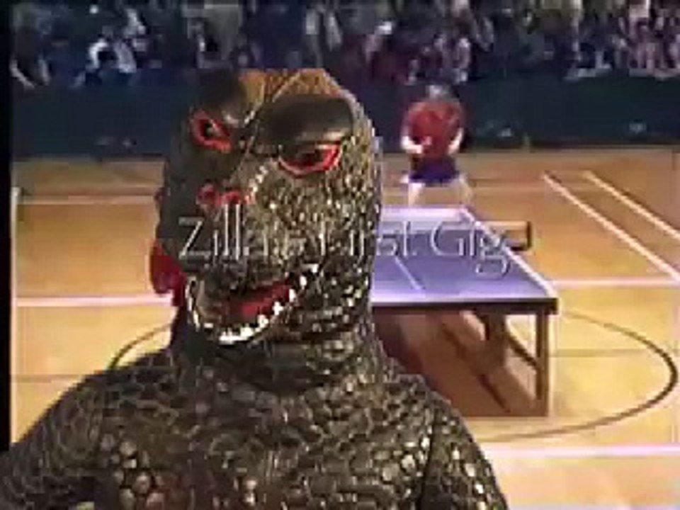 Godzilla Babysits for the Vickersons -  ゴジラ - 2