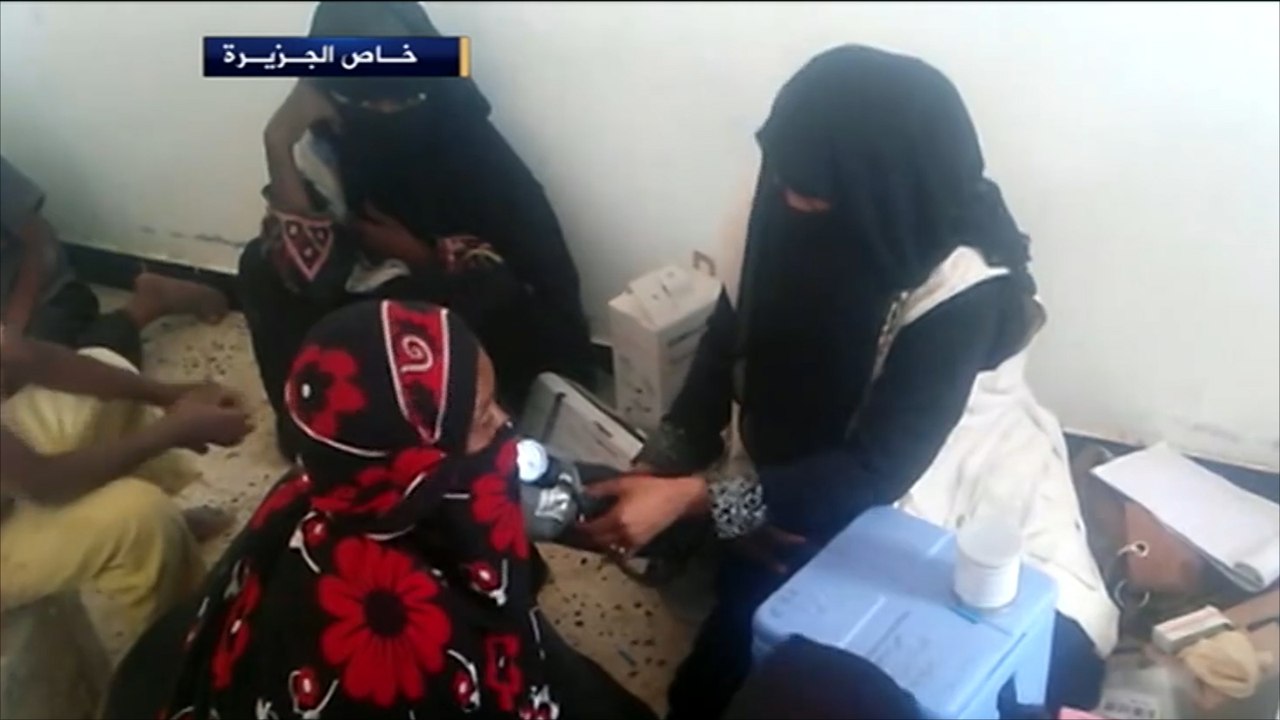 انقطاع الكهرباء والمياه تزيد معاناة سكان أبين