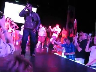 MC Hammer - You Can't Touch This - Live Melbourne 20091109