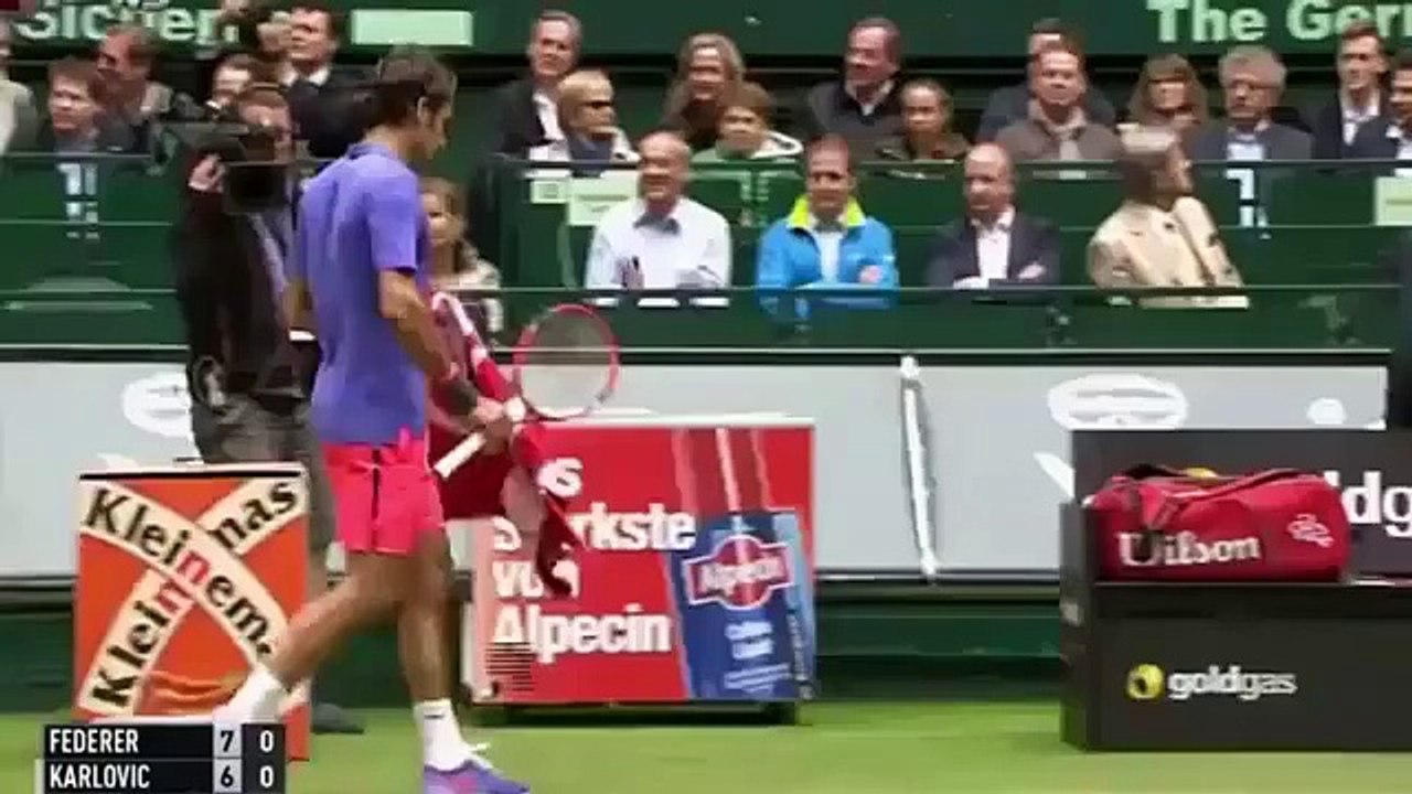 Roger Federer 2-0 Ivo Karlovic: Nhọc nhằn vào bán kết