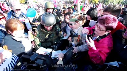 Боец Моторолла в Донецке на пл. Ленина. Сразу видно кого считают героем в Донбассе
