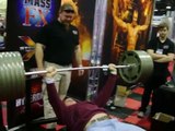 735 LBS Bench Press for 15 reps at Arnold Classic '08 RAW!