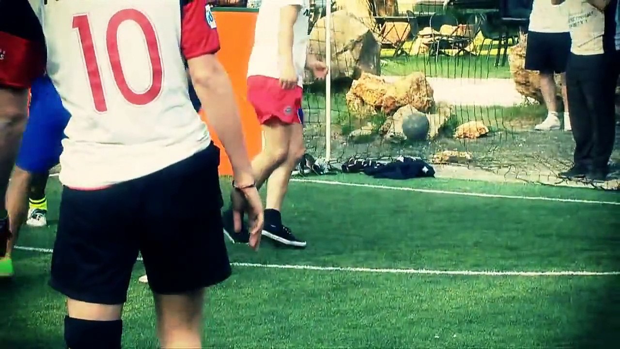 #3 Edgar Davids Street Soccer Tour 2010 :: France