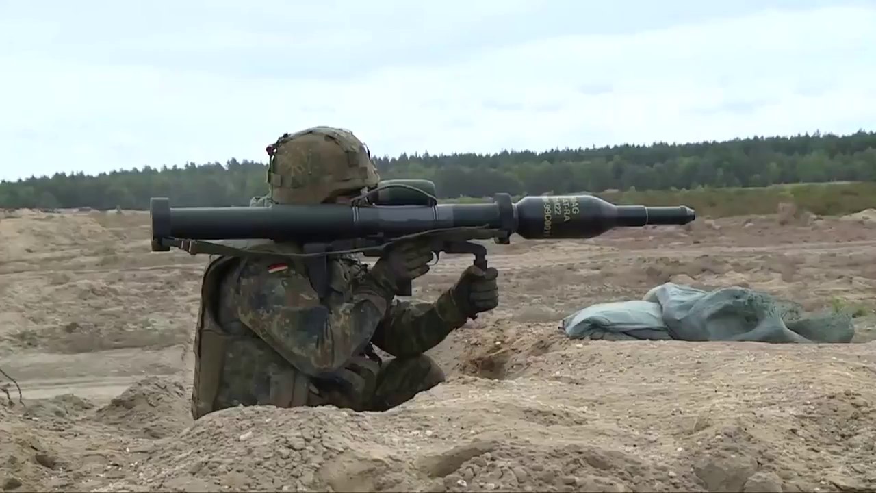 German  RPG  Panzerfaust 3  - German Czech Dutch Army in Action