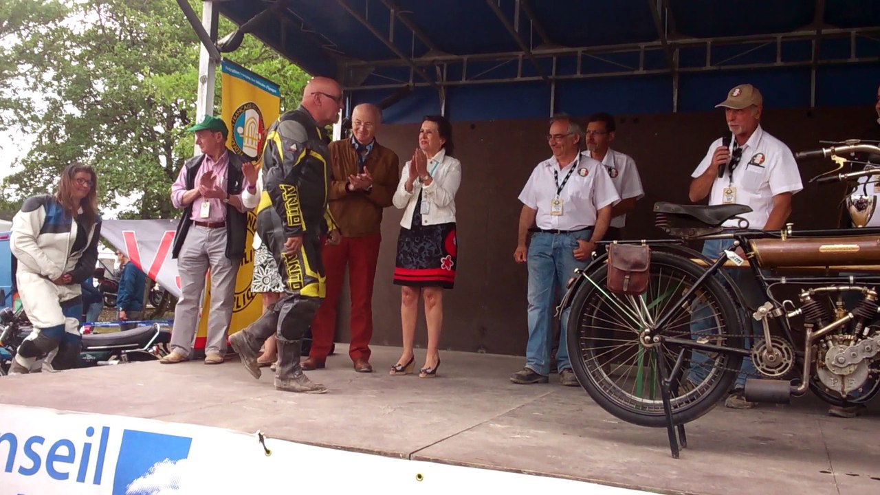 REMISE COUPE SIDE CAR MOTO LEGENDE 2015