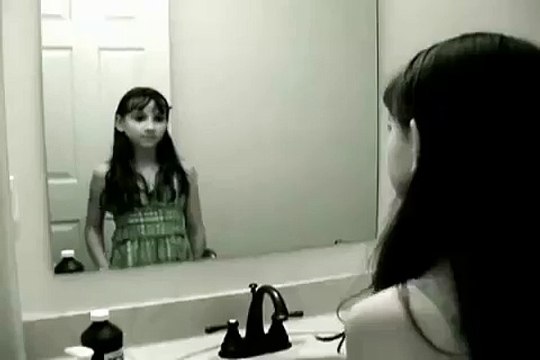 video de miedo - niña en el espejo - video Dailymotion