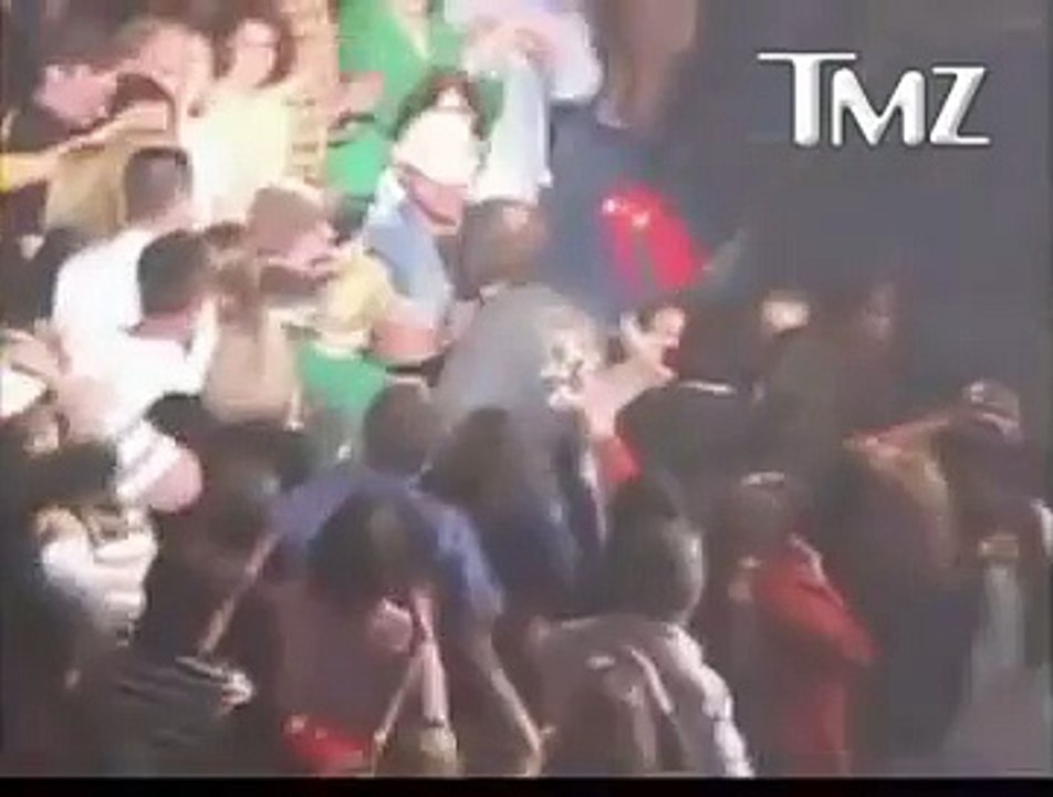Toby Keith VS Drunk Guy
