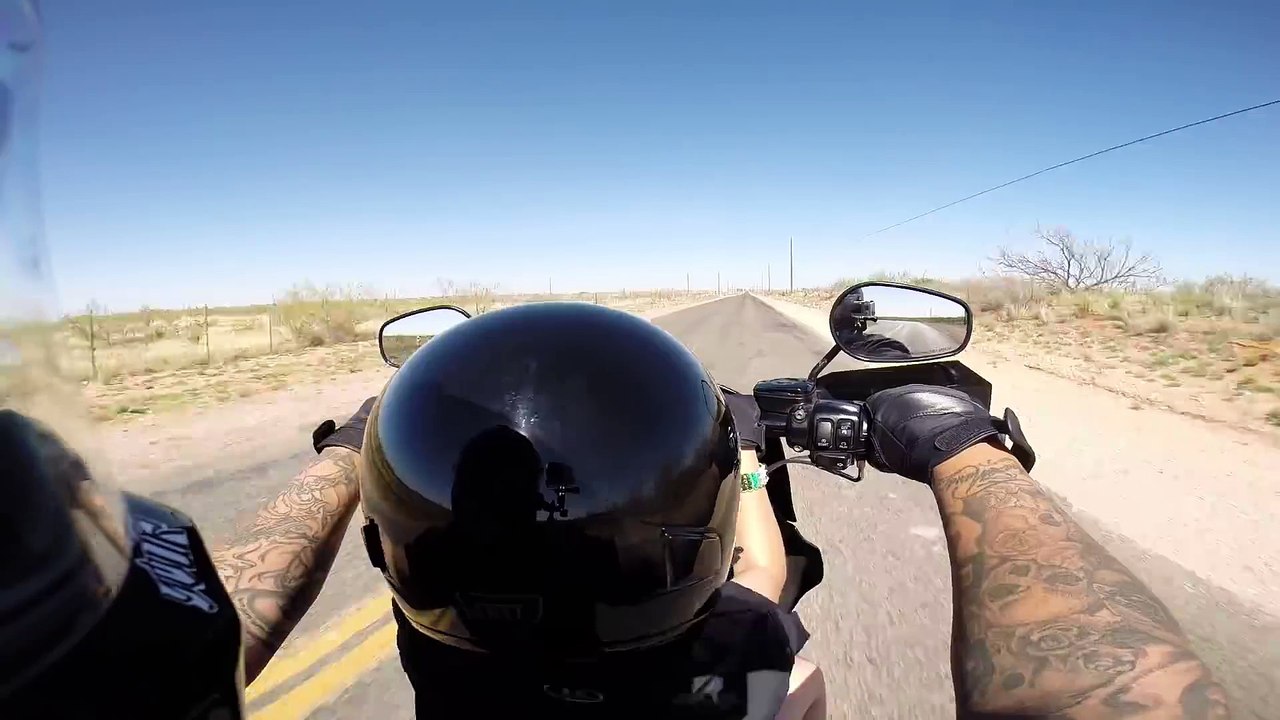 Un petit motard qui se fait plaisir