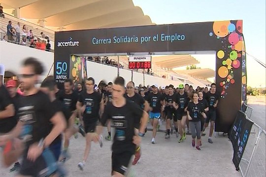 Carrera Solidaria por el Empleo de Accenture en Madrid