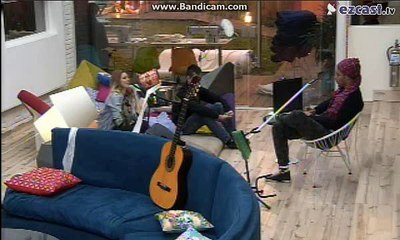 Fran simulando que está en el confesionario 21 jun GH2015