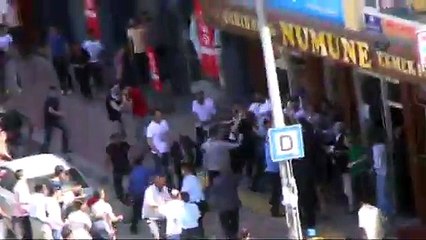 Kim kime vuruyor belli değil