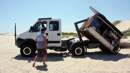 Iveco Daily 4x4 Hooklift - Mark 1 Camper Unload