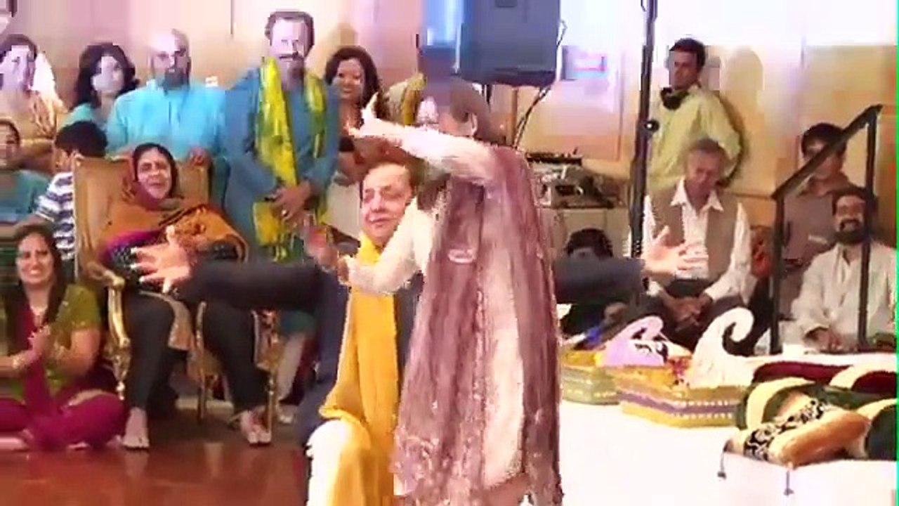 Pakistani  Mehndi & Wedding.