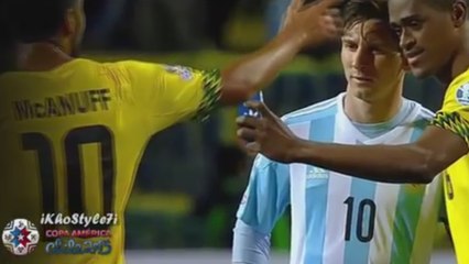Incroyable, il prend un selfie avec Messi juste après le coup de sifflet final !