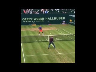 Journalist hits Tweener vs Roger Federer Funny (ovgukazanc)