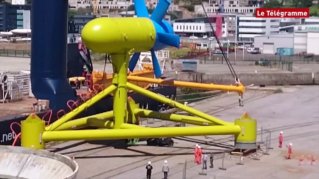 Brest. L'hydrolienne Sabella chargée sur le navire MV Palembang