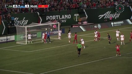 La gardienne Michelle Betos égalise à la dernière minute pour Portland