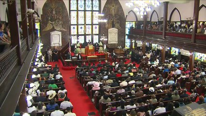 Igreja de Charleston tem primeiro culto após massacre