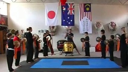 Luke Holloway's Lion Dance Training.. in the begining (not Sar Ping)