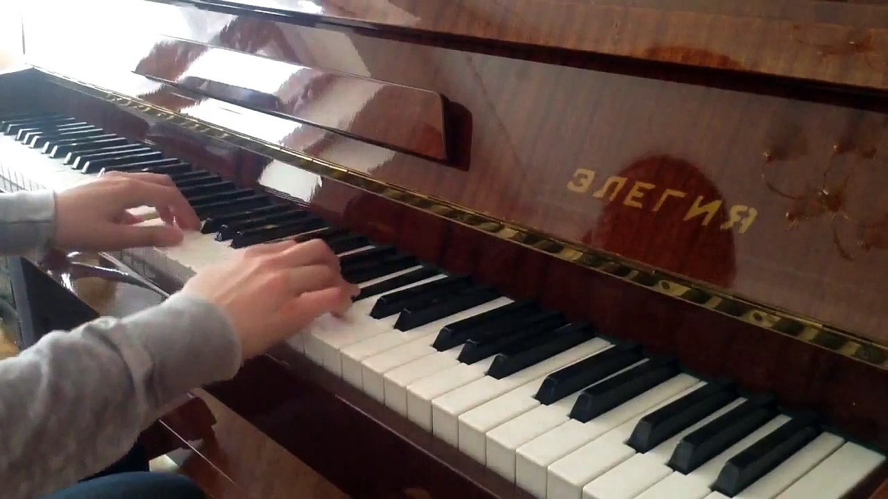 Star trek piano cover London calling and Main T...