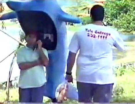 Câmera escondida Silvio Santos - Folgado no orelhão