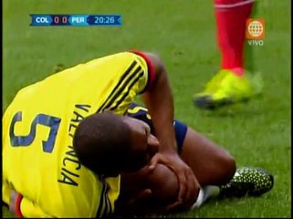 Perú vs. Colombia: Edwin Valencia se torció la rodilla y salió lesionado