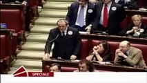 Governo Berlusconi completamente assente alla Camera, seduta sospesa (25/02/2011)