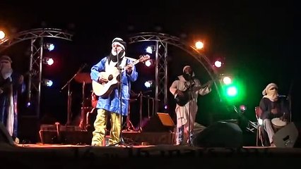 6-Jeunes nomades Tinariwen de M'hamid au festival 2014
