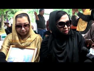 Prosesi Pemakaman Rinto Harahap Penuh Haru