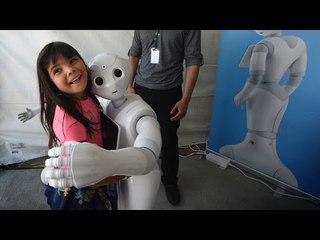 El sensible robot Pepper da el salto de las tiendas a los hogares