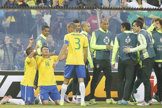 Sem Neymar, Brasil vence a Venezuela e se classifica na Copa América