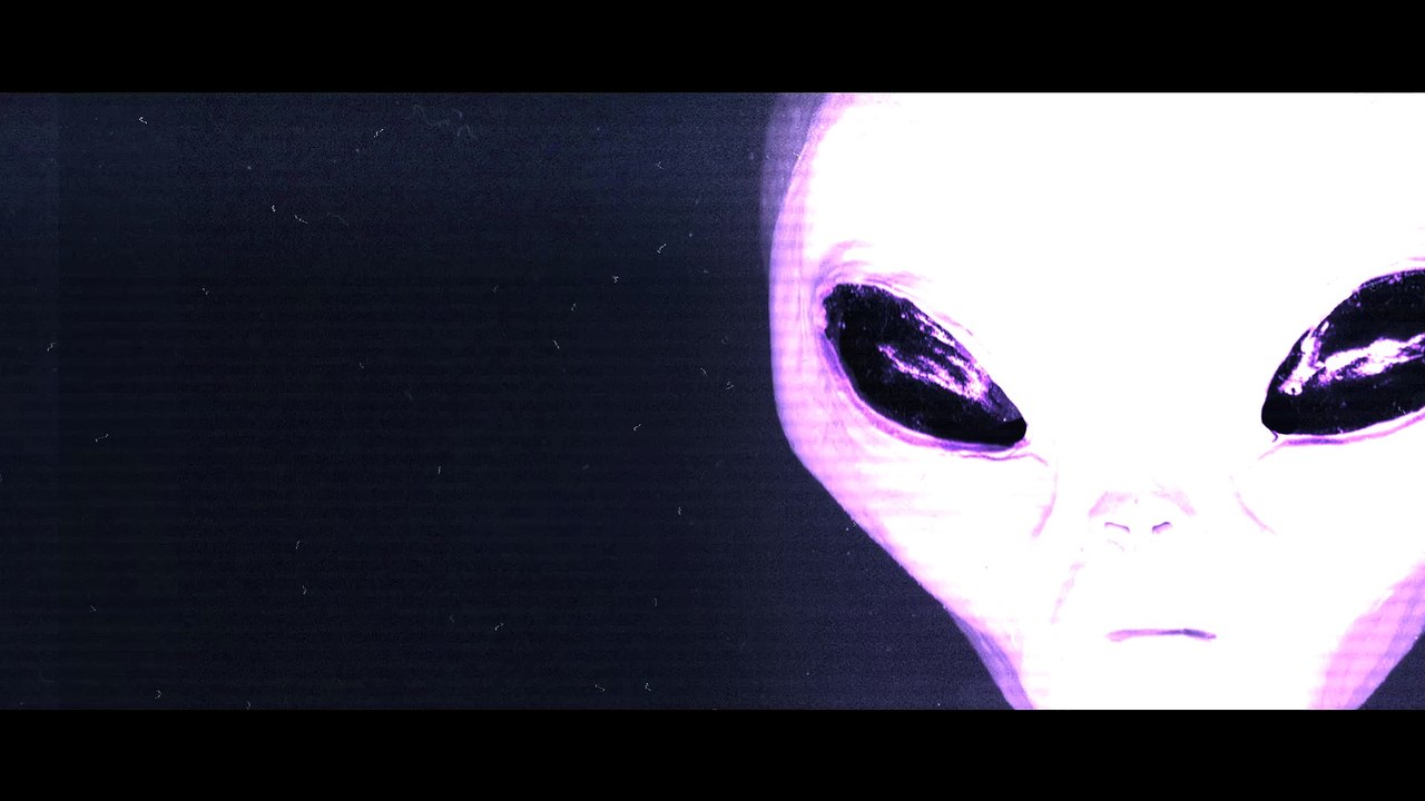 Alien Selfie
