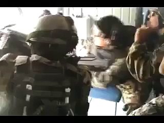 Marinos disparando a Zetas desde el helicoptero II