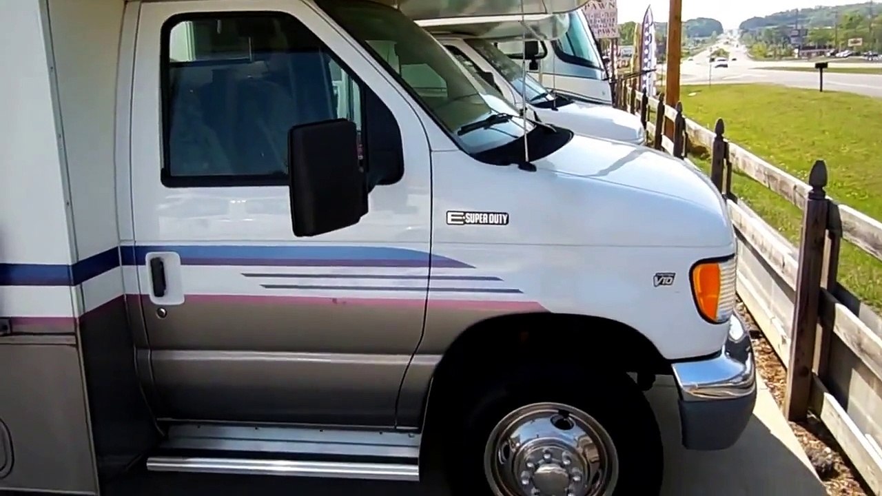 1998 Fleetwood Tioga 29ft Class C Motor Home . $19,900