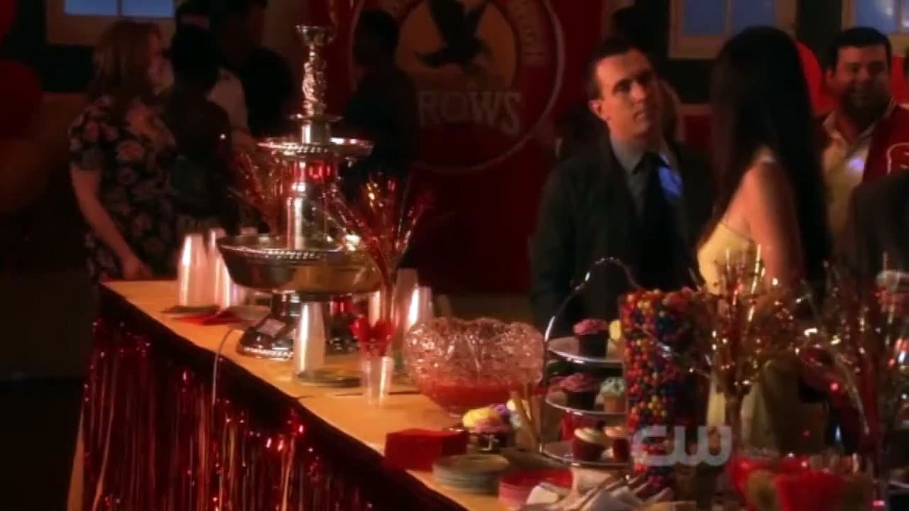 Smallville 10x04 Clark Meets Future Clark Kent