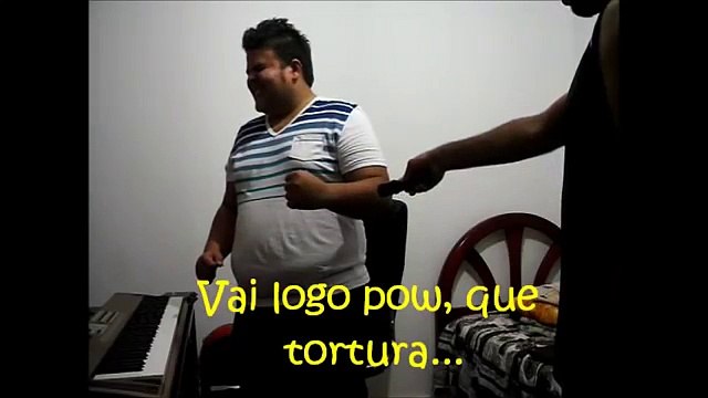 Testando Lanterna Tática Police - Choque Taser - (1500W)