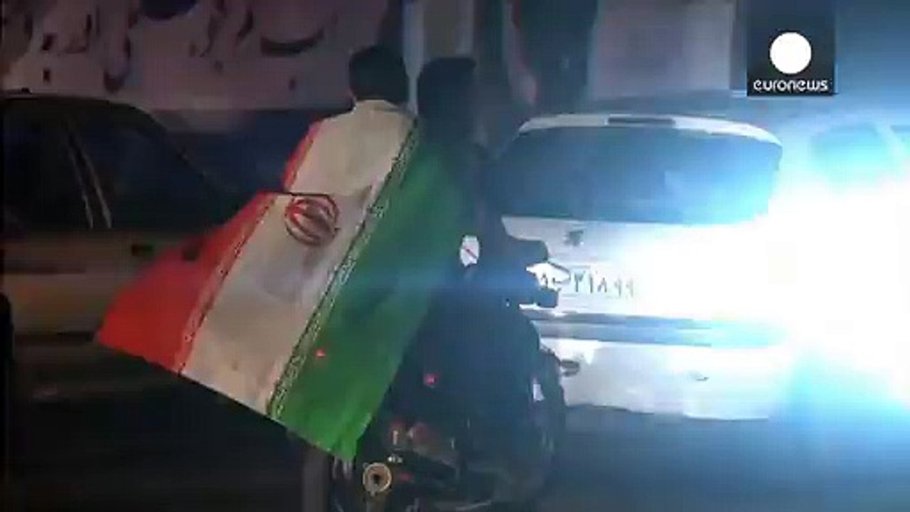 Iranische Volleyballfans feiern 3:0-Sieg über USA