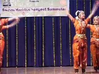 Dr Sandhya Purecha - Bharat Natyam Dance Group | Indian Classical Dance Form