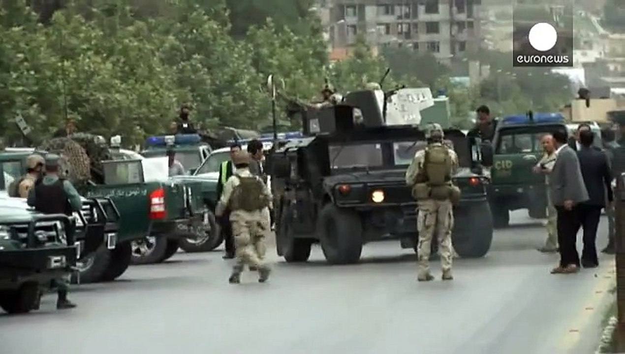 Taliban greifen Parlament in Kabul an
