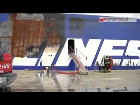 TG 26.05.15 Norman Atlantic, in corso le operazioni per aprire il portellone