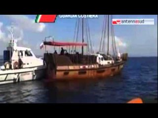 Download Video: TG 25.05.15 A Gallipoli sbarcano 75 migranti. In manette i tre scafisti